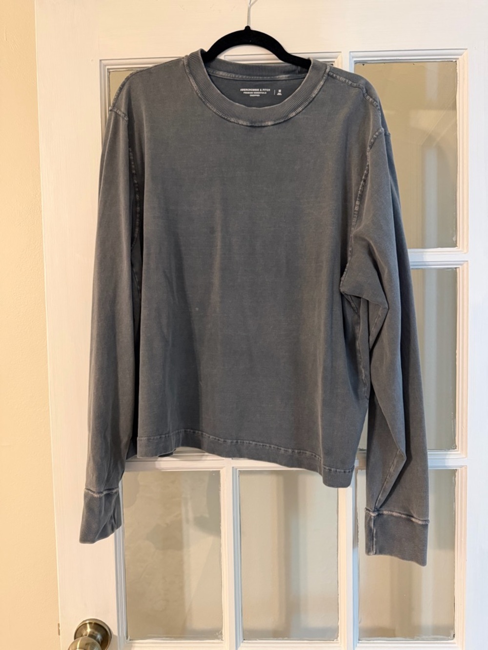 Abercrombie & Fitch Men's Washed Gray Blue Long-Sleeve cropped Crew Shirt